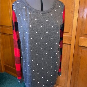 Polka dot and Buffalo plaid women’s shirt.  Sz XL